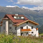Apartamento Ladis-6 By Interhome